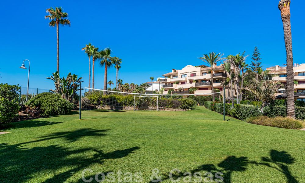 Spacious, renovated apartment for sale in a beach complex with panoramic sea views, on the New Golden Mile between Marbella and Estepona 46536