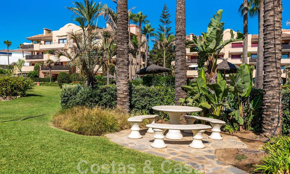 Spacious, renovated apartment for sale in a beach complex with panoramic sea views, on the New Golden Mile between Marbella and Estepona 46538