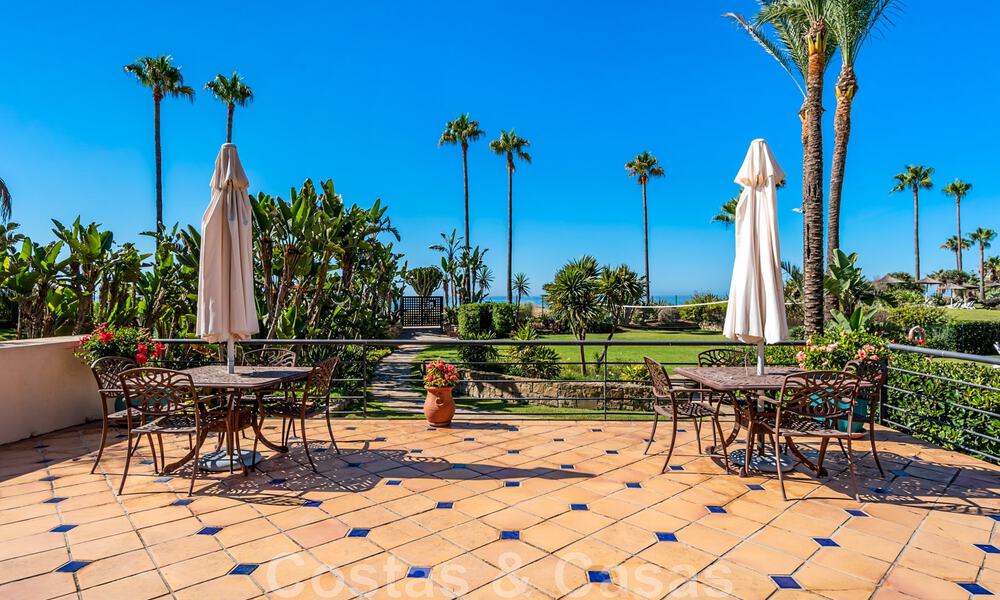 Spacious, renovated apartment for sale in a beach complex with panoramic sea views, on the New Golden Mile between Marbella and Estepona 46539