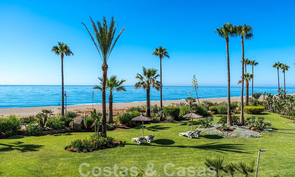Spacious, renovated apartment for sale in a beach complex with panoramic sea views, on the New Golden Mile between Marbella and Estepona 46543