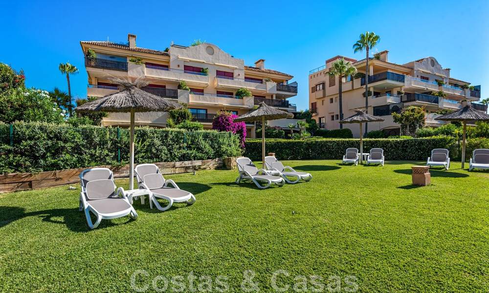 Spacious, renovated apartment for sale in a beach complex with panoramic sea views, on the New Golden Mile between Marbella and Estepona 46555