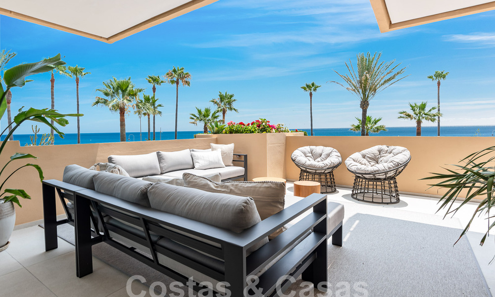 Spacious, renovated apartment for sale in a beach complex with panoramic sea views, on the New Golden Mile between Marbella and Estepona 54929