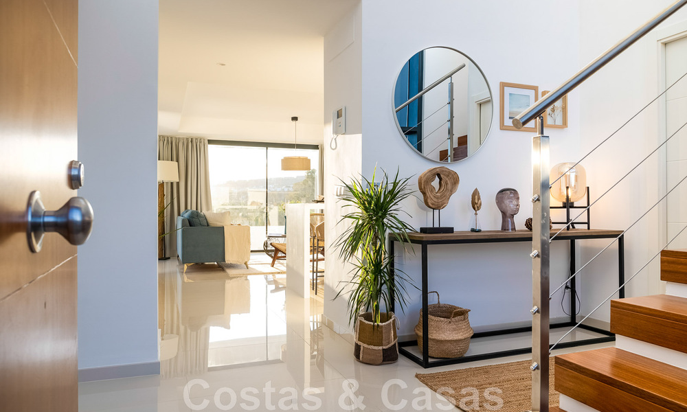 Move-in ready, contemporary, luxury penthouse for sale with 3 bedrooms in a secure residential complex in Marbella - Benahavis 46473