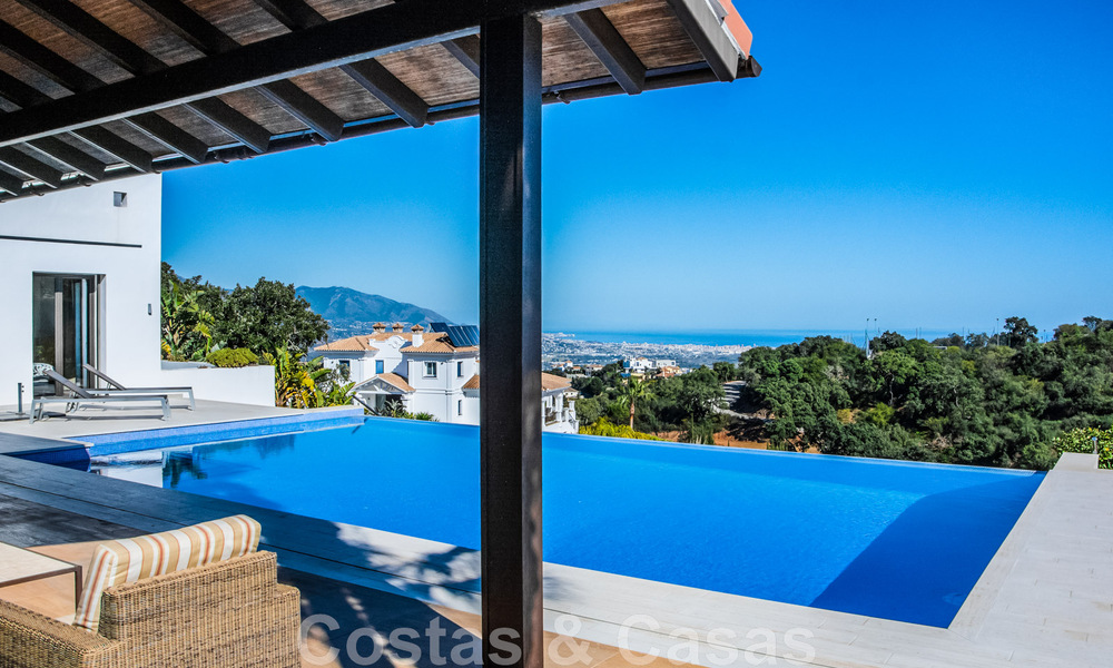 Detached villa for sale in a high position, with panoramic mountain and sea views in an exclusive urbanisation in East Marbella 46945