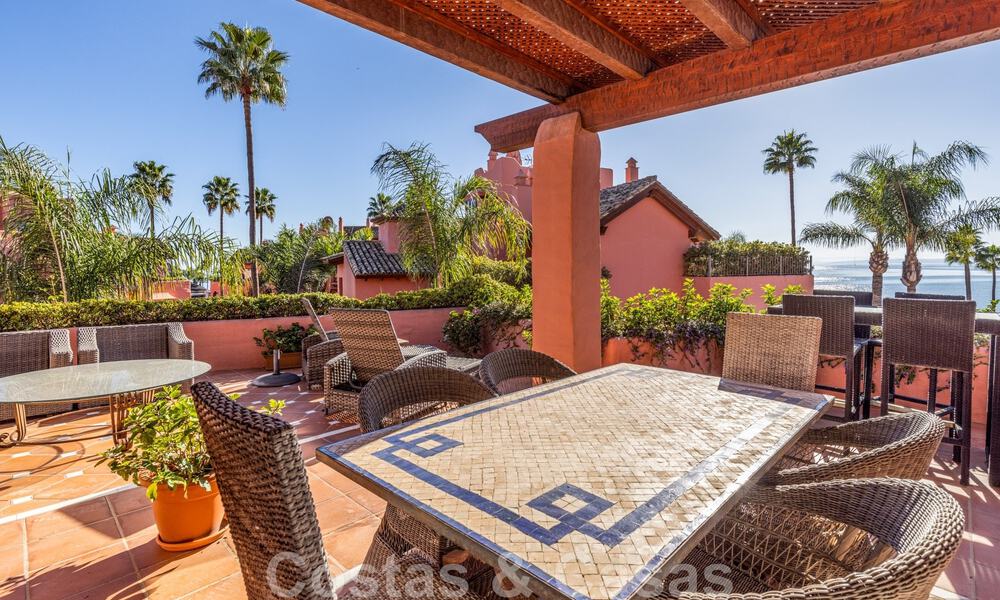Luxury penthouse for sale in a five-star beachfront residential complex with stunning sea views, on the New Golden Mile between Marbella and Estepona 46575