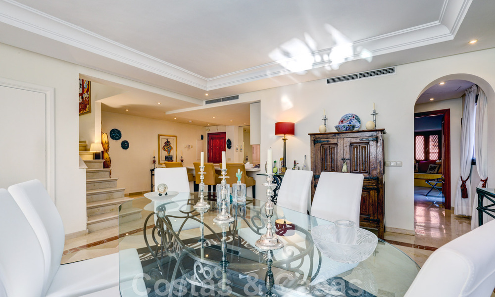 Luxury penthouse for sale in a five-star beachfront residential complex with stunning sea views, on the New Golden Mile between Marbella and Estepona 46614