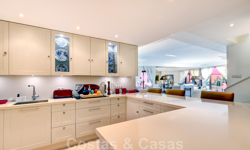 Luxury penthouse for sale in a five-star beachfront residential complex with stunning sea views, on the New Golden Mile between Marbella and Estepona 46616