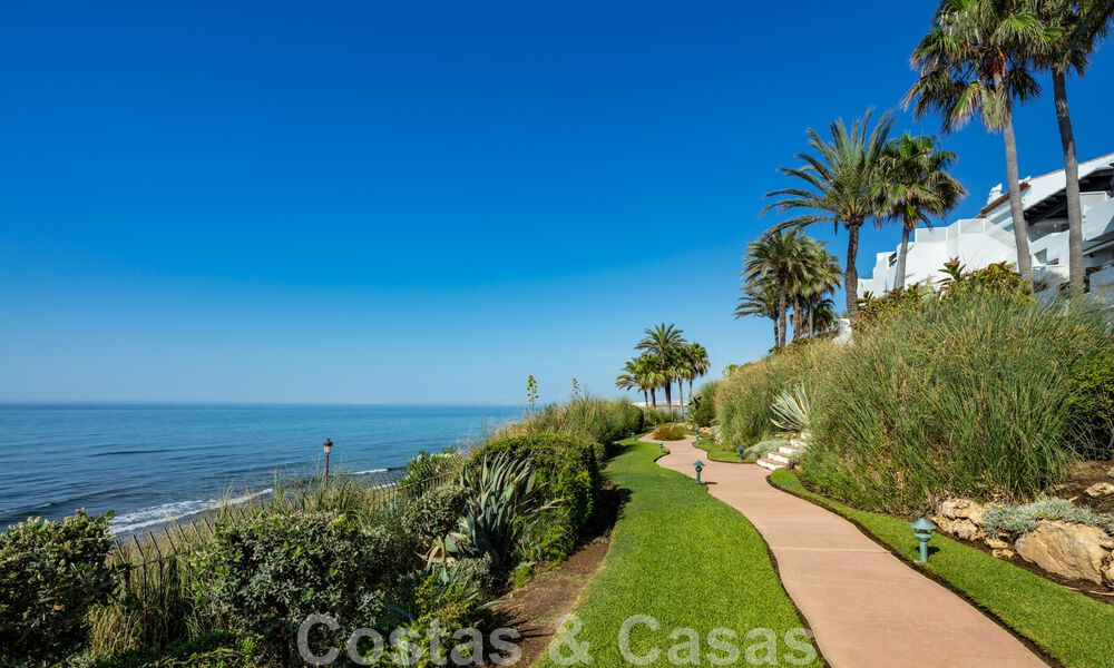 Contemporary refurbished penthouse for sale with sea views in Puente Romano, in the heart of the Golden Mile, Marbella 46861