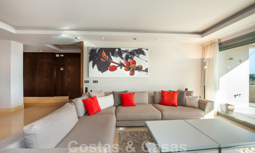 Very spacious, bright and modern 3-bedroom luxury apartment for sale with unobstructed sea views in Marbella - Benahavis 46836