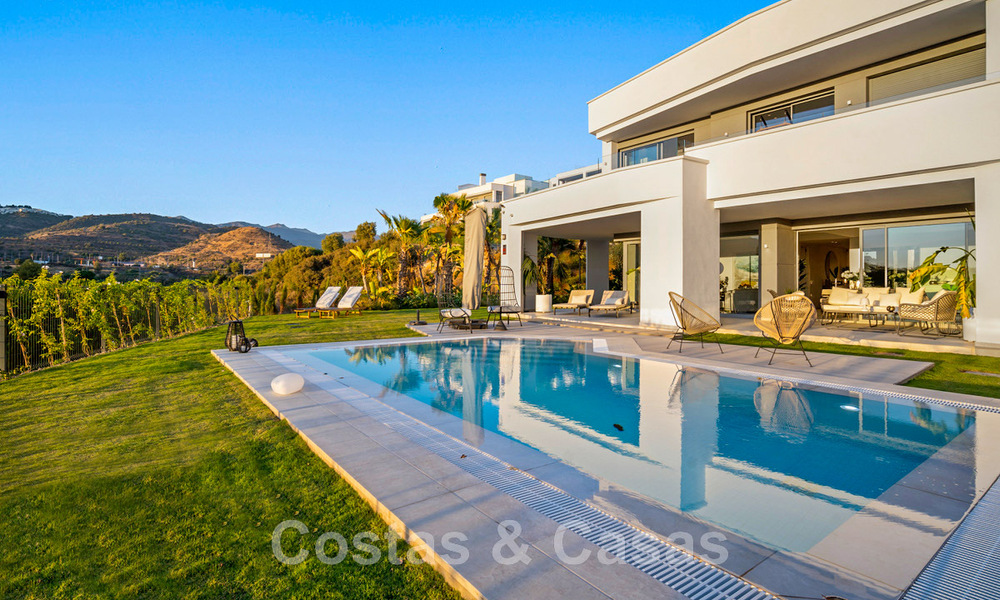 Spacious luxury villa for sale, designed in modern architectural style, with golf and sea views in a gated golf resort just east of Marbella centre 47327