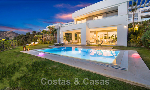 Spacious luxury villa for sale, designed in modern architectural style, with golf and sea views in a gated golf resort just east of Marbella centre 47339