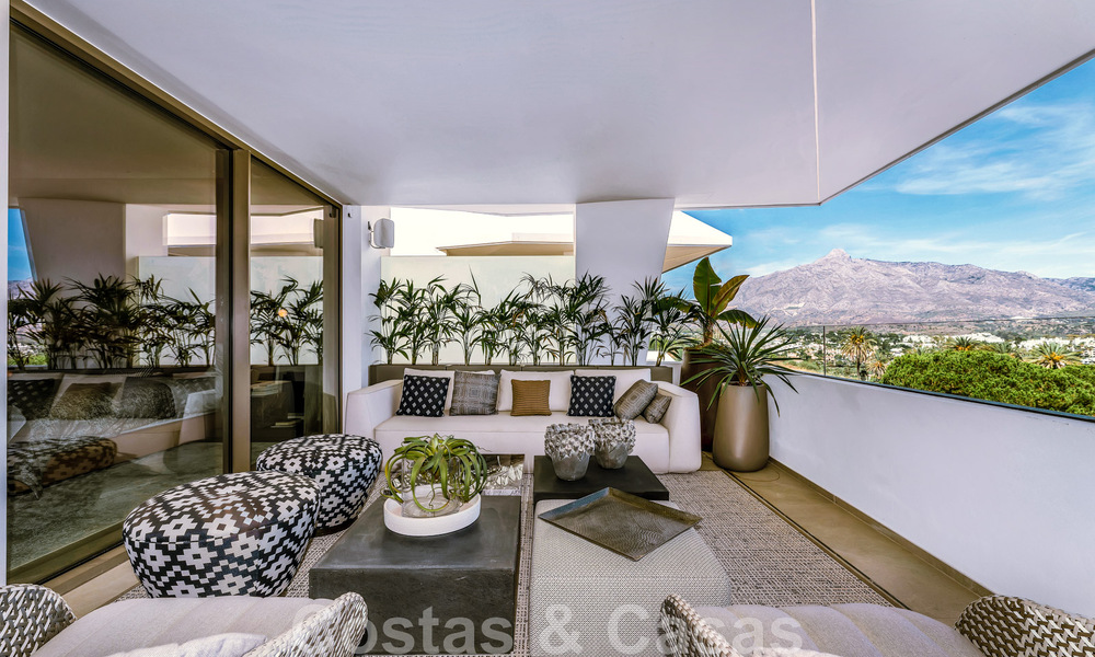 Move-in ready, modern villa for sale decorated by Tom Ford, with panoramic sea views, close to all amenities, in the heart of Nueva Andalucia, Marbella 47212
