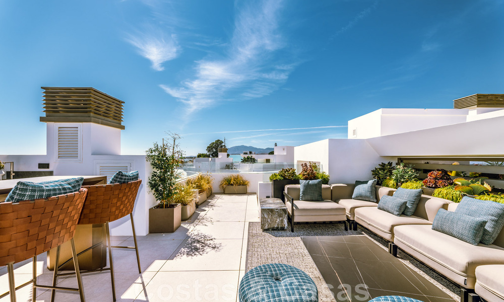 Move-in ready, modern villa for sale decorated by Tom Ford, with panoramic sea views, close to all amenities, in the heart of Nueva Andalucia, Marbella 47214