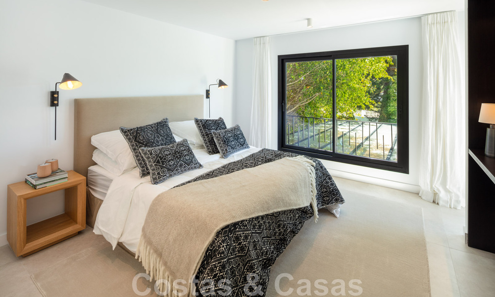 Move-in ready, sophisticated boutique villa for sale within walking distance to the highly desirable Puerto Banus and San Pedro beach, Marbella 47404