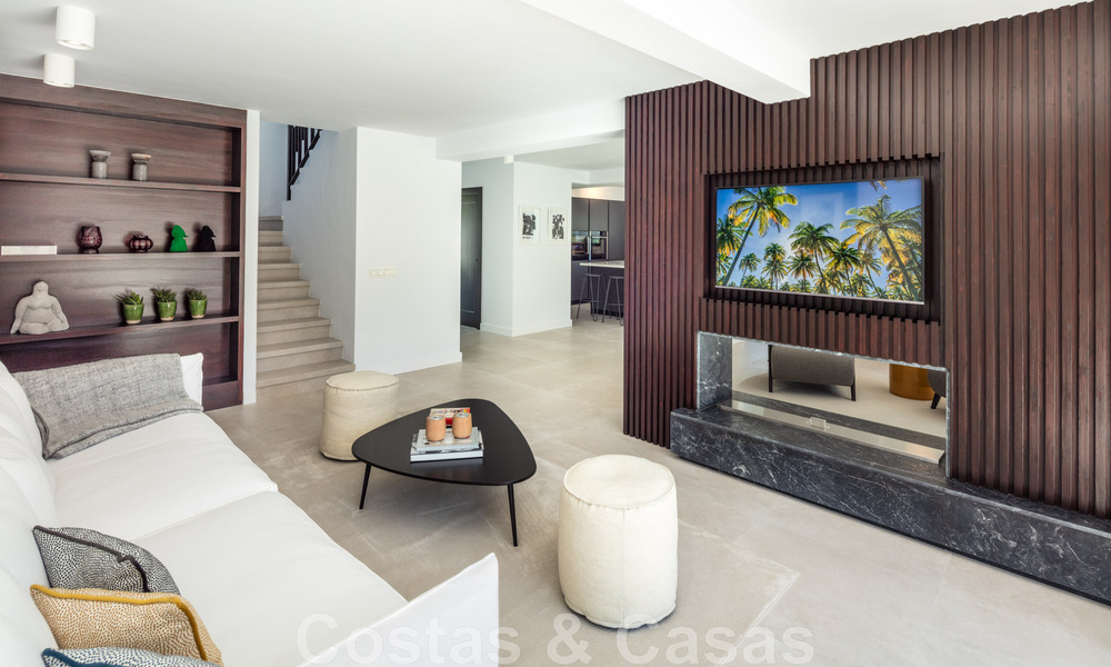 Move-in ready, sophisticated boutique villa for sale within walking distance to the highly desirable Puerto Banus and San Pedro beach, Marbella 47406