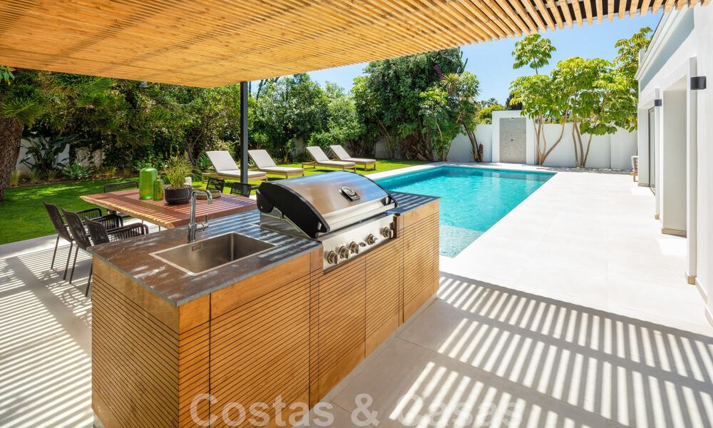 Move-in ready, sophisticated boutique villa for sale within walking distance to the highly desirable Puerto Banus and San Pedro beach, Marbella 47409