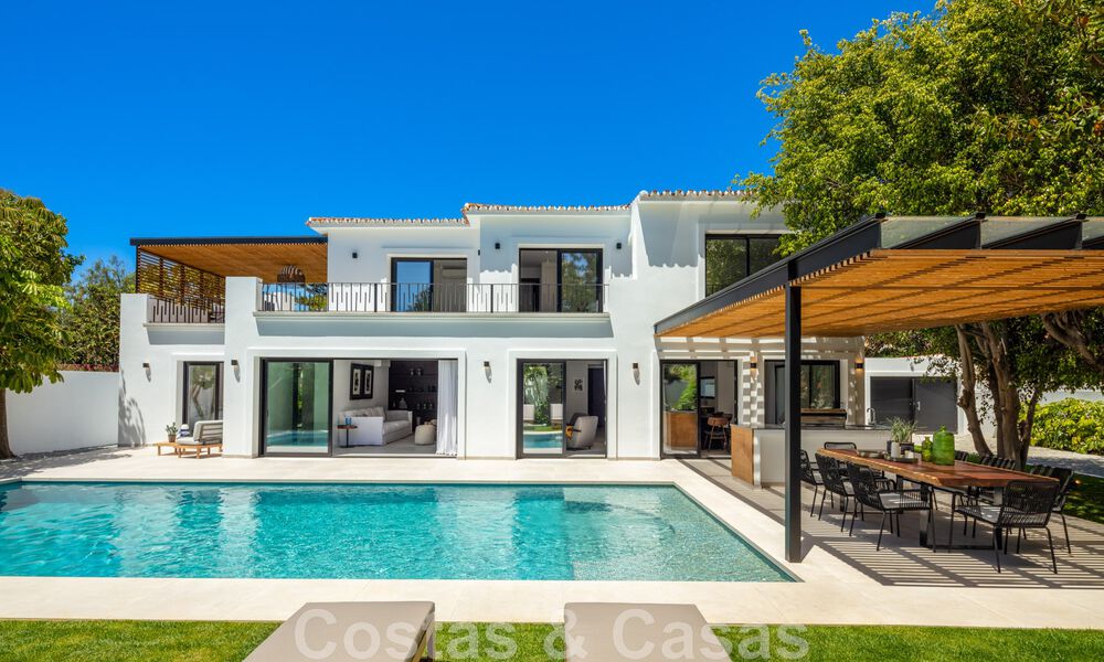 Move-in ready, sophisticated boutique villa for sale within walking distance to the highly desirable Puerto Banus and San Pedro beach, Marbella 47411