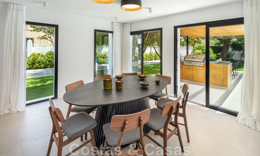 Move-in ready, sophisticated boutique villa for sale within walking distance to the highly desirable Puerto Banus and San Pedro beach, Marbella 47414