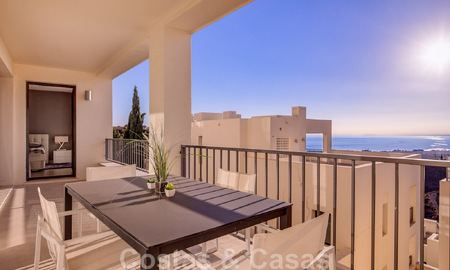 Refurbished luxury apartment for sale, open sea views, located in a luxury complex of Los Monteros, Marbella 47533