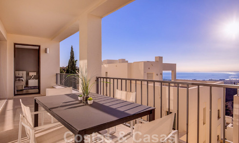 Refurbished luxury apartment for sale, open sea views, located in a luxury complex of Los Monteros, Marbella 47533