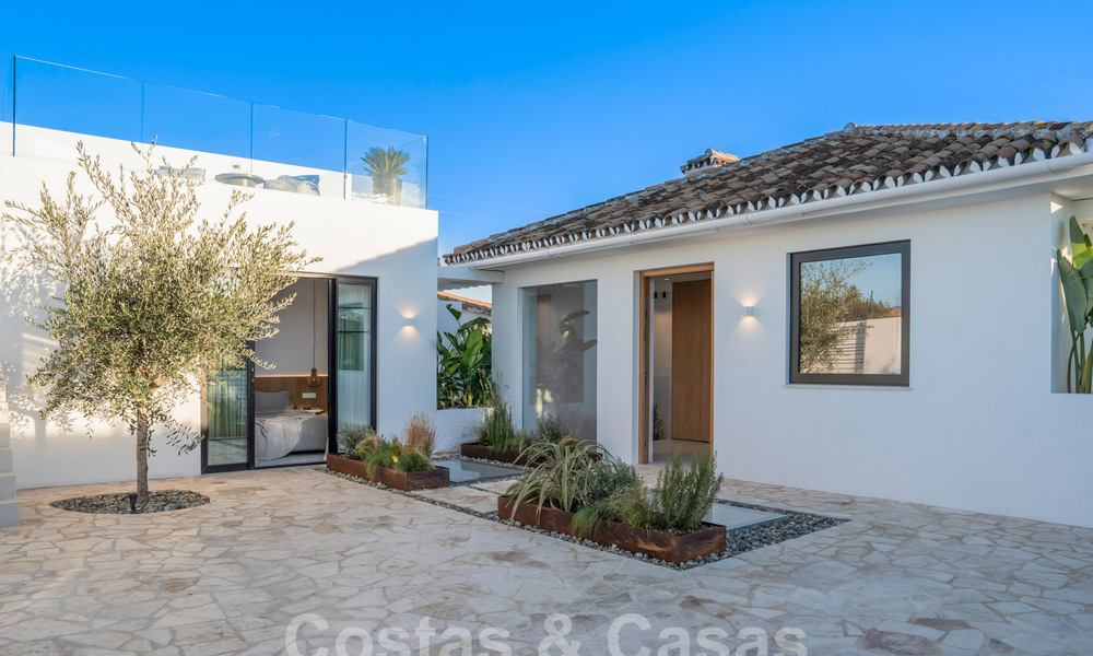 Beautifully renovated Mediterranean-style villa with contemporary design in Nueva Andalucia, Marbella 61259