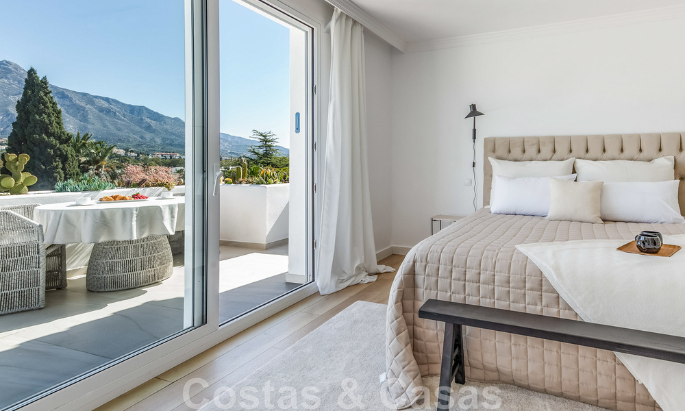 Detached Mediterranean villa for sale within walking distance of amenities overlooking the golf valley and mountain scenery in Nueva Andalucia, Marbella 47543