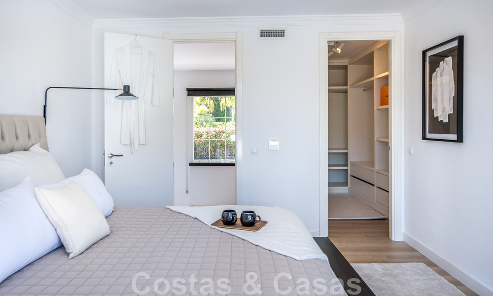 Detached Mediterranean villa for sale within walking distance of amenities overlooking the golf valley and mountain scenery in Nueva Andalucia, Marbella 47545