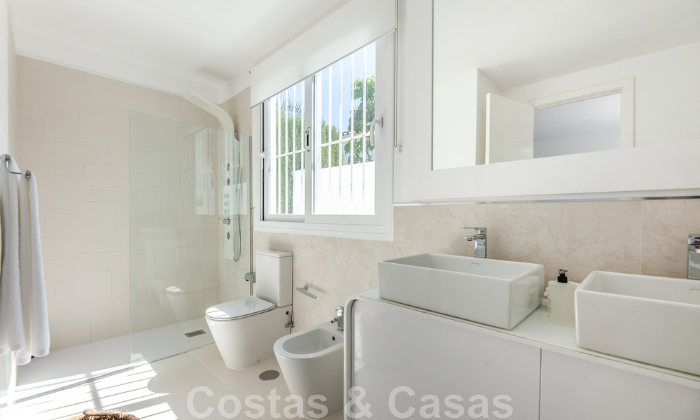 Detached Mediterranean villa for sale within walking distance of amenities overlooking the golf valley and mountain scenery in Nueva Andalucia, Marbella 47548