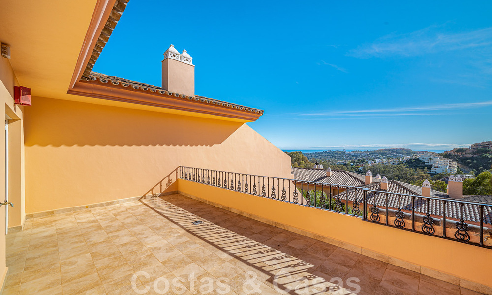 Spacious duplex, penthouse with spacious terraces and the Mediterranean Sea on the horizon for sale in Nueva Andalucia, Marbella 48522