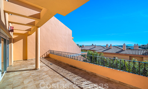 Spacious duplex, penthouse with spacious terraces and the Mediterranean Sea on the horizon for sale in Nueva Andalucia, Marbella 48527