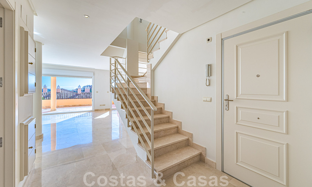 Spacious duplex, penthouse with spacious terraces and the Mediterranean Sea on the horizon for sale in Nueva Andalucia, Marbella 48545