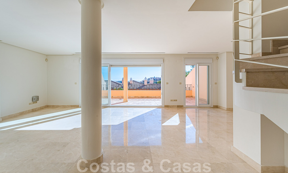 Spacious duplex, penthouse with spacious terraces and the Mediterranean Sea on the horizon for sale in Nueva Andalucia, Marbella 48552
