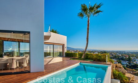 Renovated modern-style villa for sale with stunning sea views in gated community in Marbella - Benahavis 48364