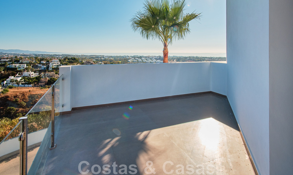 Renovated modern-style villa for sale with stunning sea views in gated community in Marbella - Benahavis 48375