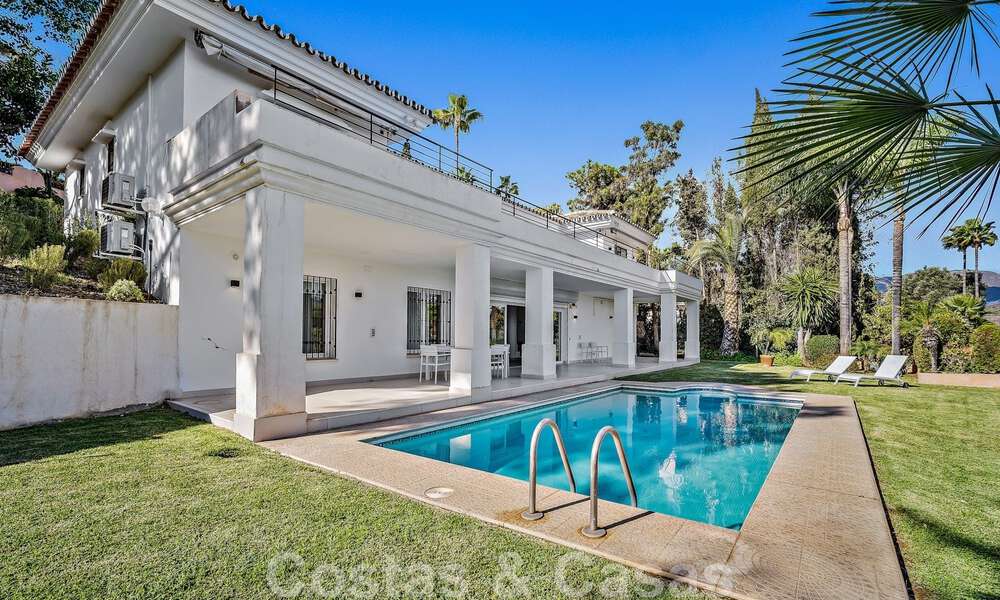 Andalusian luxury villa for sale adjacent to golf course, with sea views, in highly sought-after location in East Marbella 48340