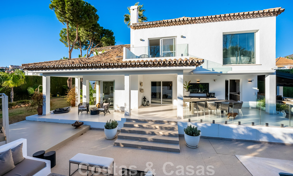Move-in ready, Andalusian luxury villa for sale in a secure and gated residential area of Nueva Andalucia, Marbella 48171