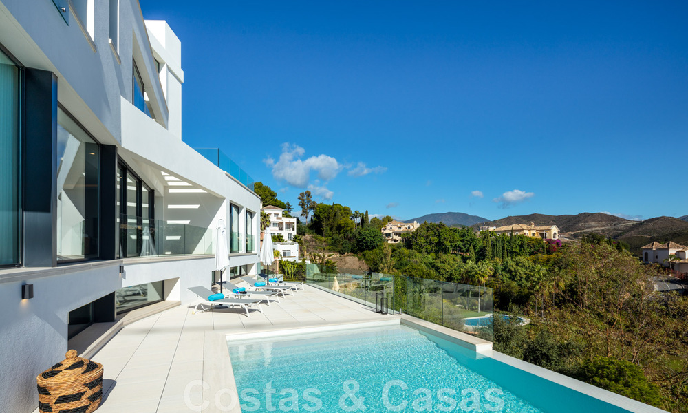 Architectural luxury villa for sale with panoramic sea views, in coveted residential area in La Quinta, Benahavis - Marbella 47961