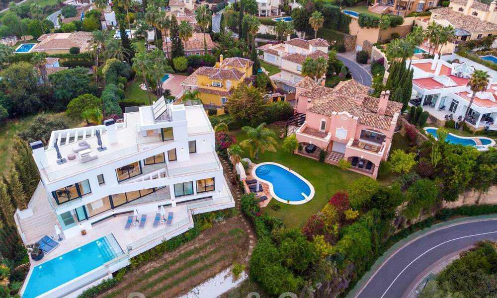 Architectural luxury villa for sale with panoramic sea views, in coveted residential area in La Quinta, Benahavis - Marbella 47977