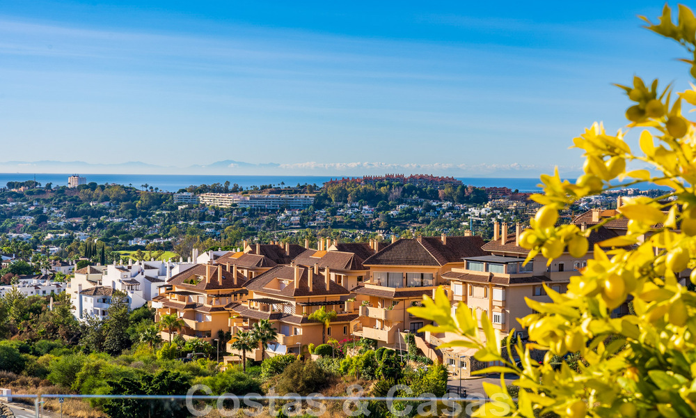 Move-in ready, modern penthouse for sale with open sea views in a modern complex in Nueva Andalucia, Marbella 47878