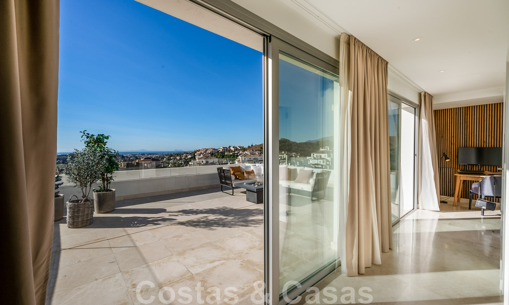 Move-in ready, modern penthouse for sale with open sea views in a modern complex in Nueva Andalucia, Marbella 47893