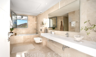 Move-in ready, modern penthouse for sale with open sea views in a modern complex in Nueva Andalucia, Marbella 47897 