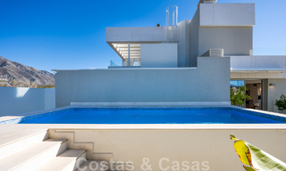 Move-in ready, modern penthouse for sale with open sea views in a modern complex in Nueva Andalucia, Marbella 47911 