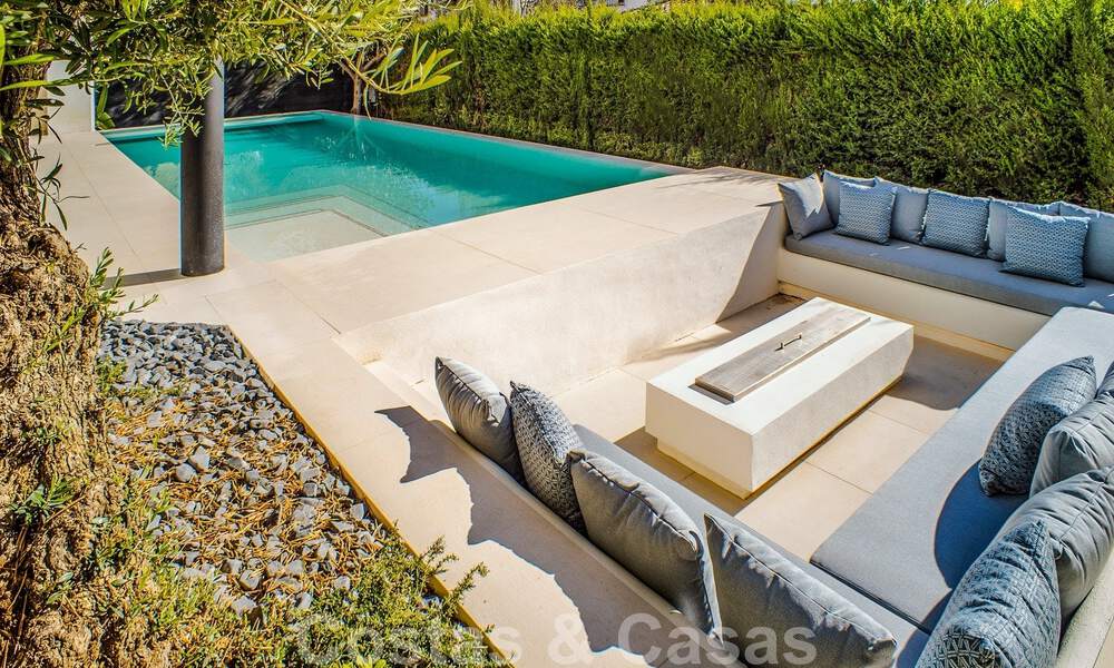 Contemporary new villa for sale with sea views, centrally located within walking distance to the beach on Marbella's Golden Mile 50093