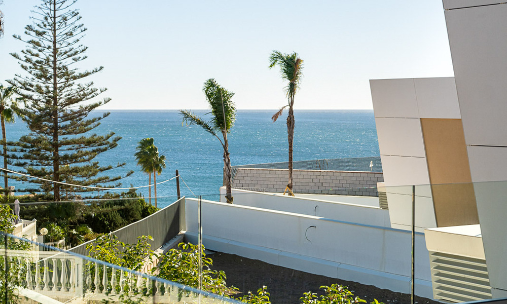 Superb show home for sale in a new development comprising semi-detached villas with sea views in a luxury resort Mijas, Costa del Sol 48590