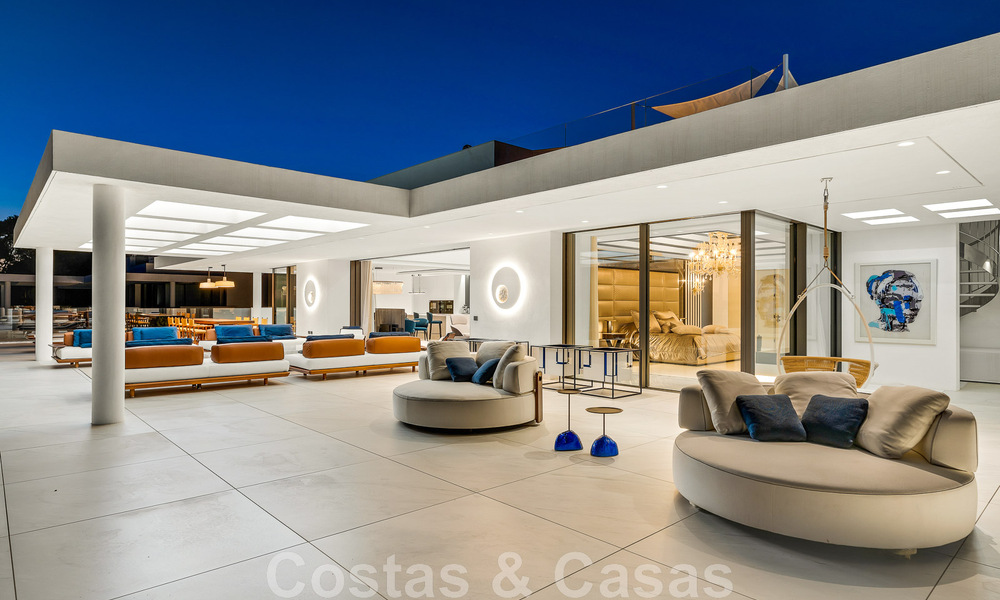 Move-in ready, modern, ultra-luxurious penthouse for sale, frontline beach, with open sea views, between Marbella and Estepona 48209