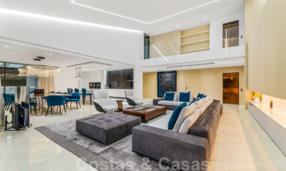 Move-in ready, modern, ultra-luxurious penthouse for sale, frontline beach, with open sea views, between Marbella and Estepona 48212