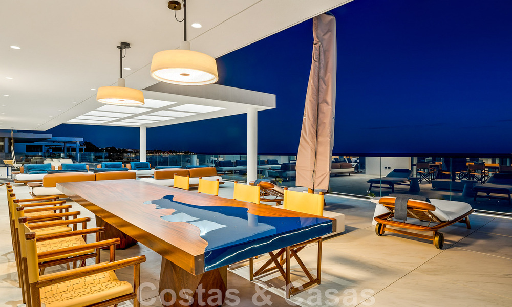 Move-in ready, modern, ultra-luxurious penthouse for sale, frontline beach, with open sea views, between Marbella and Estepona 48238