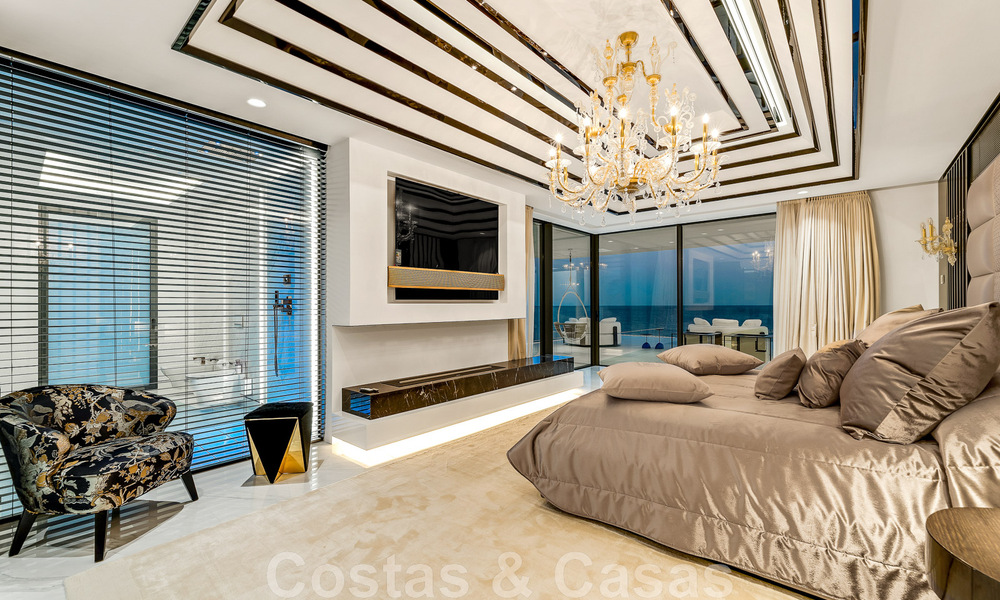 Move-in ready, modern, ultra-luxurious penthouse for sale, frontline beach, with open sea views, between Marbella and Estepona 48257