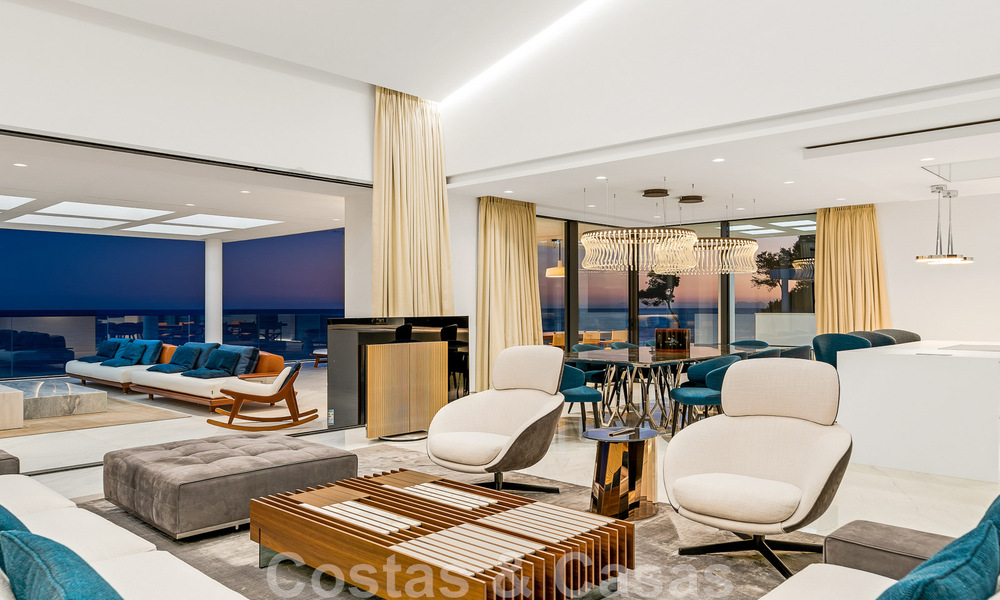 Move-in ready, modern, ultra-luxurious penthouse for sale, frontline beach, with open sea views, between Marbella and Estepona 48259