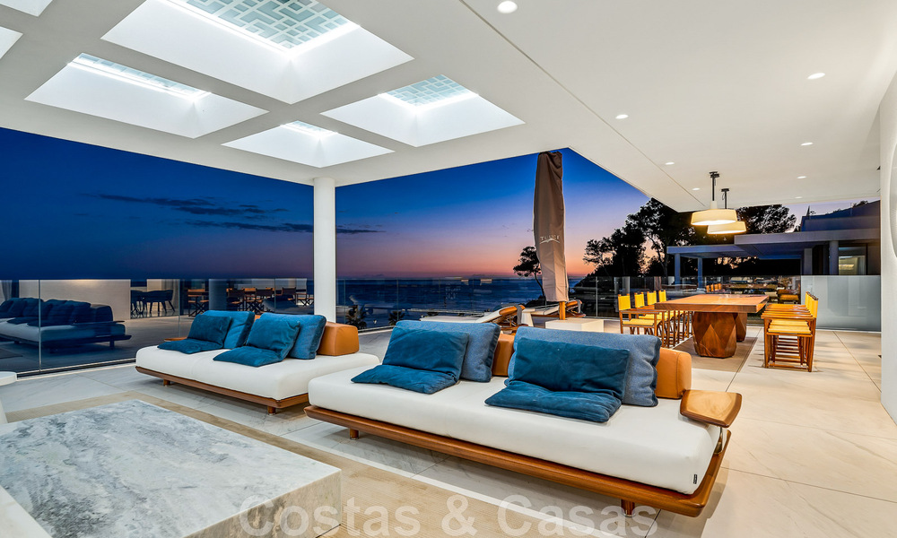 Move-in ready, modern, ultra-luxurious penthouse for sale, frontline beach, with open sea views, between Marbella and Estepona 48261